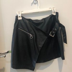 ⚡️Forever 21 Faux Leather Skort ⚡️